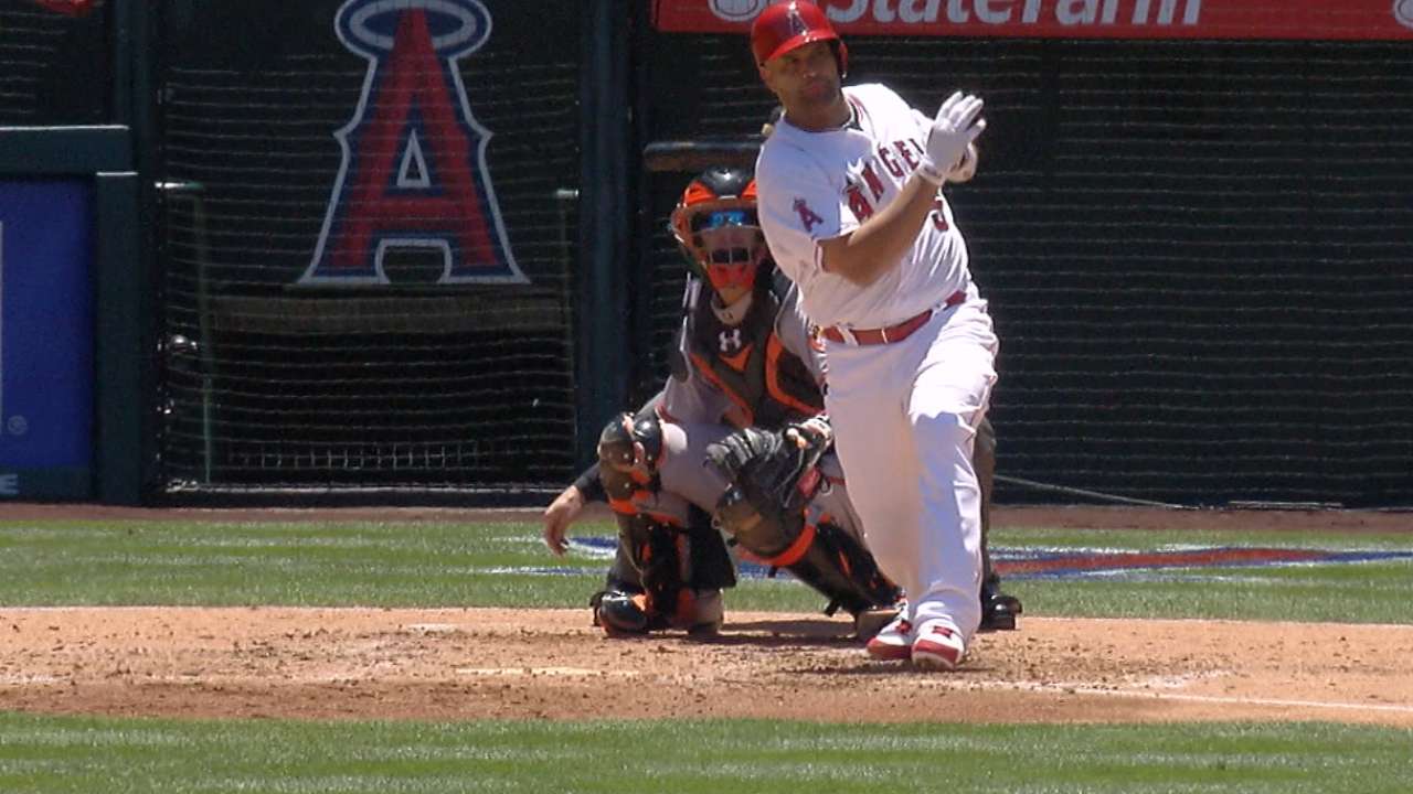 Angelinos madrugan para propinarle paliza a Orioles