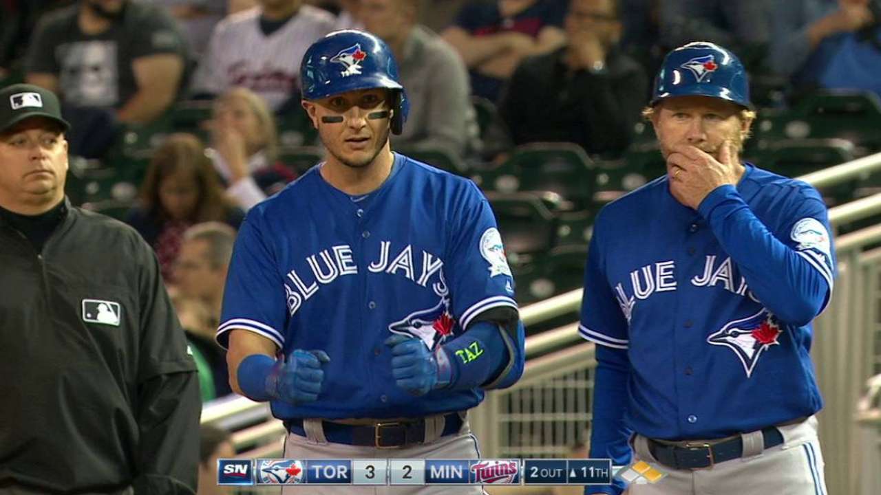 Tulo's extra effort vs. Twins snaps Jays' skid