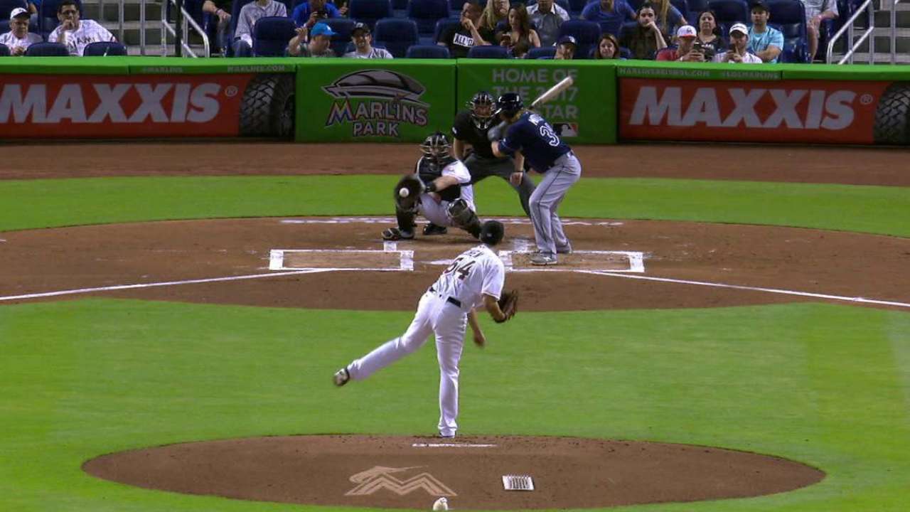 Motter walks with bases loaded