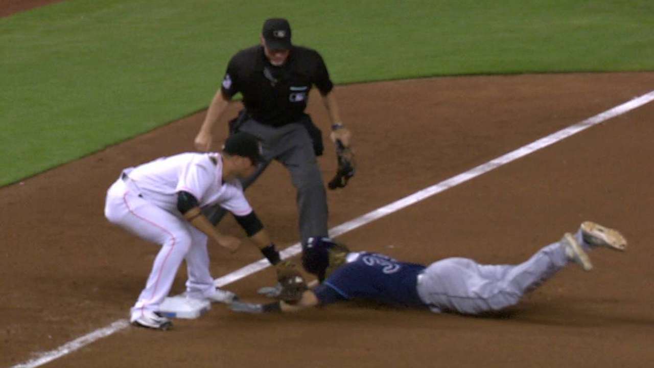 Marlins get Motter at third