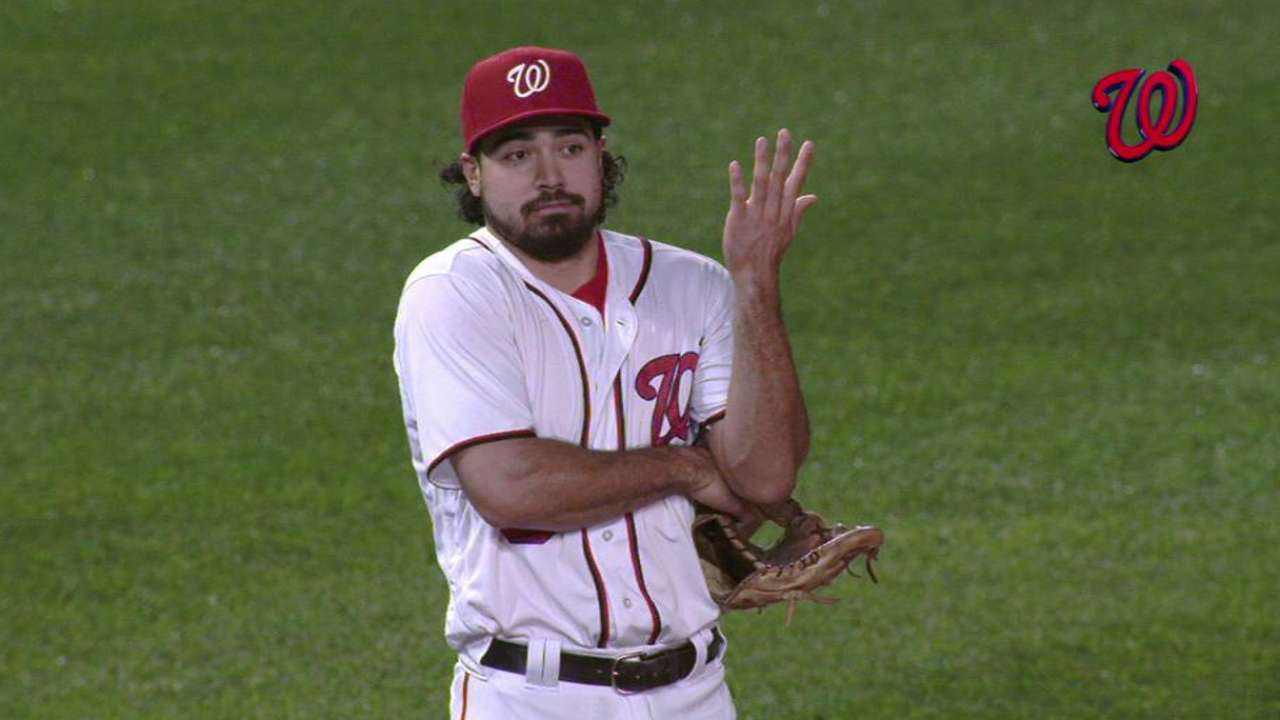Rendon throws out Campbell