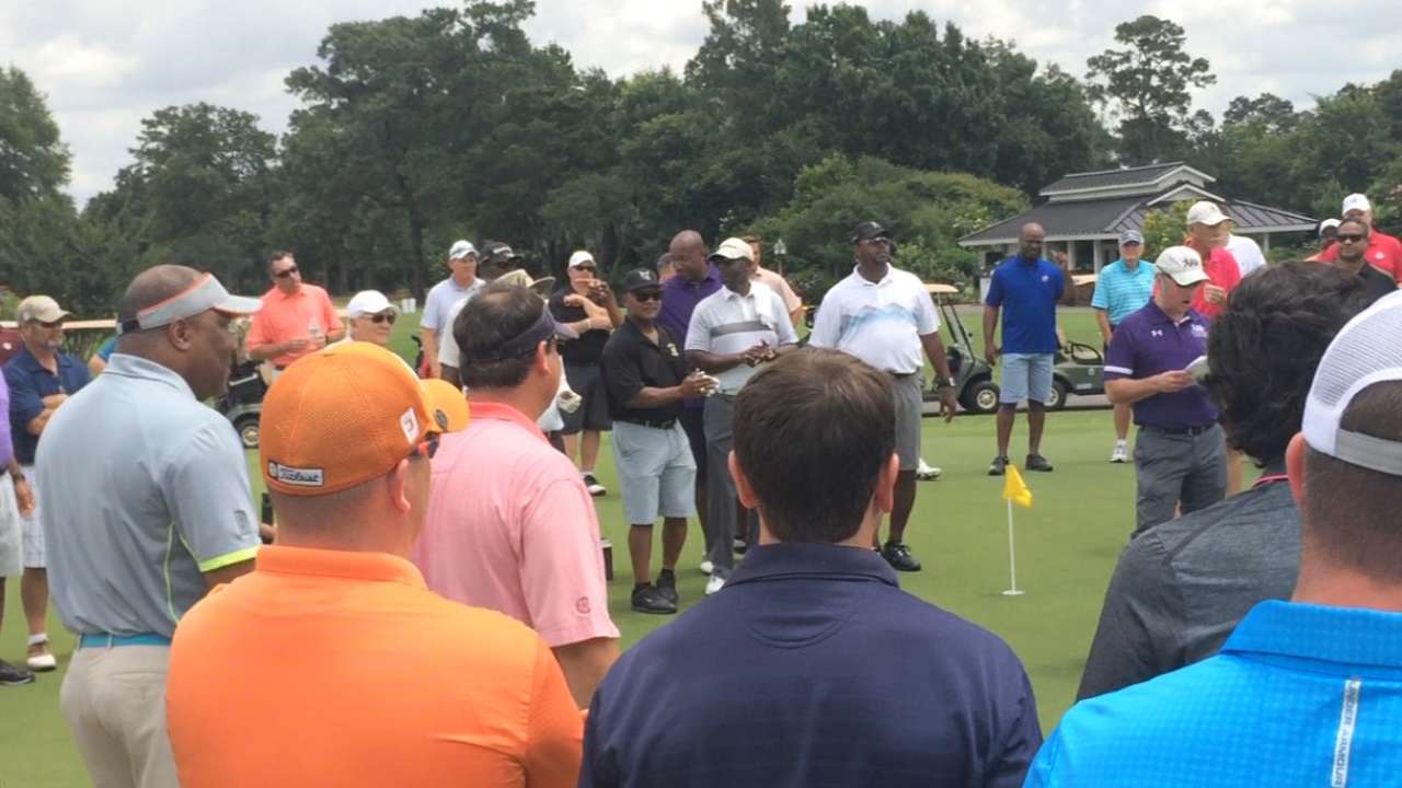 Alumni group golfs for good cause in Houston