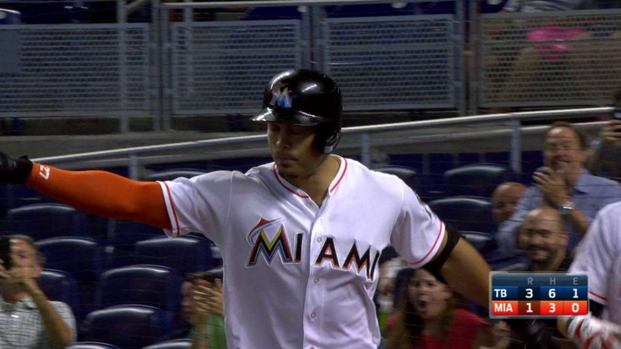 Giancarlo Stanton da señales de salir de su mala racha al bate
