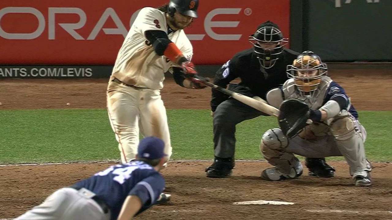 Giants feast in 8th to back Shark, net series