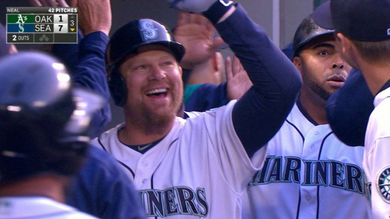 Lind's three-run blast