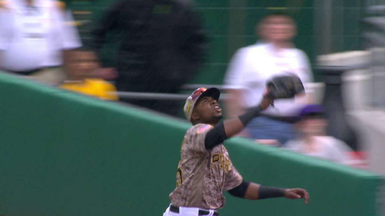 Polanco's grab in foul territory