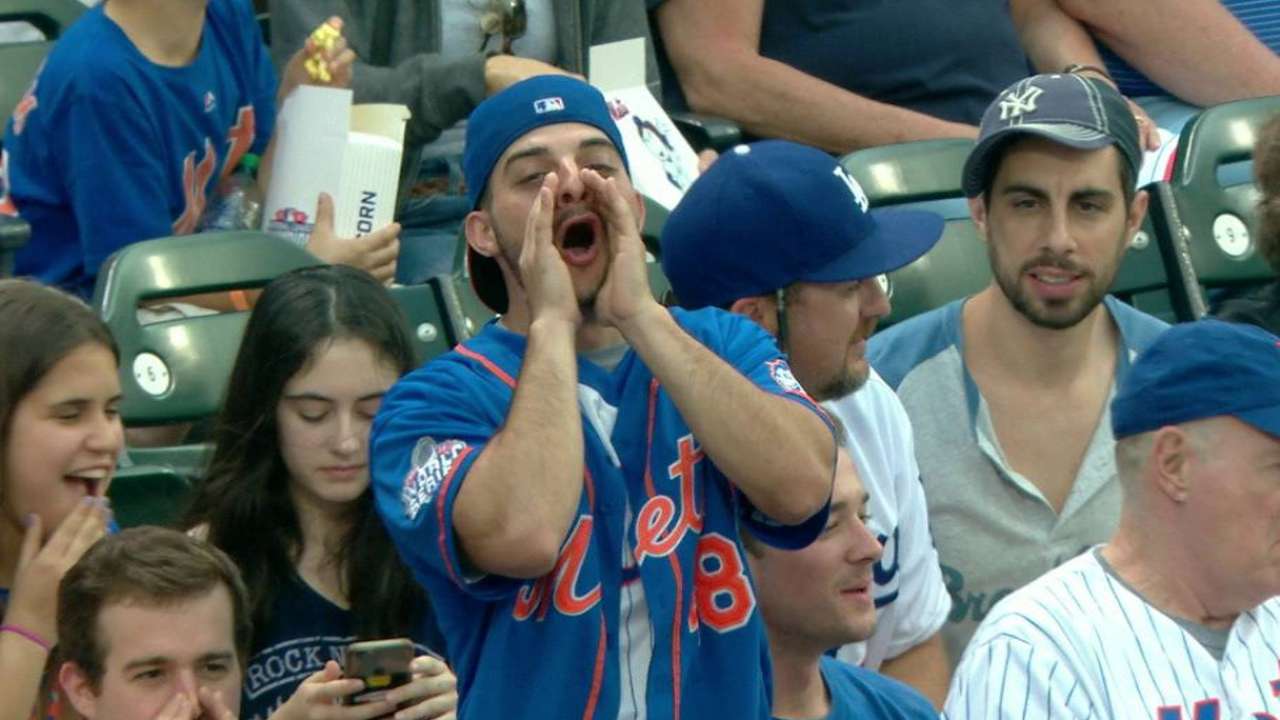 Mets fans boo Utley