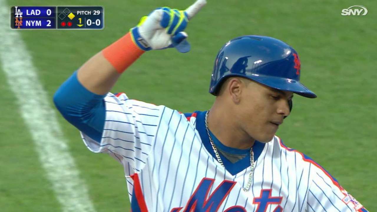 Lagares' two-run single