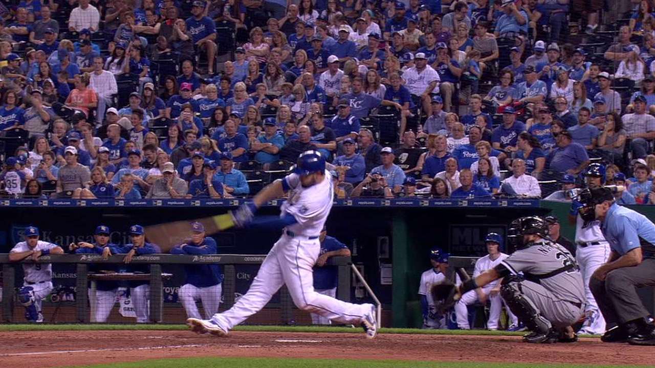 Hosmer remolca 4 y Reales pasan sobre White Sox