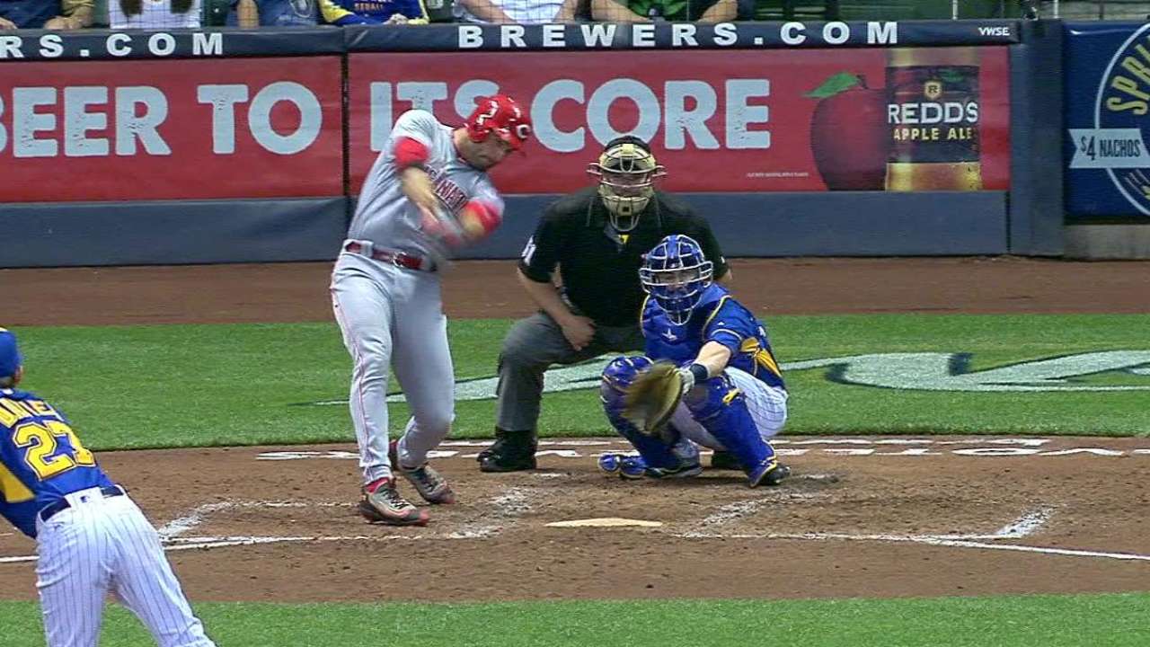 Votto launches a solo home run