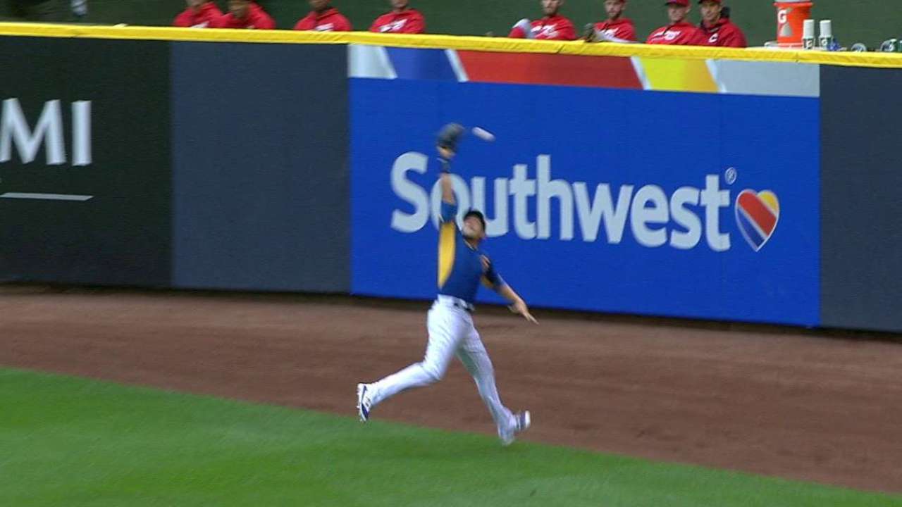 Bruce advances to 2nd on error