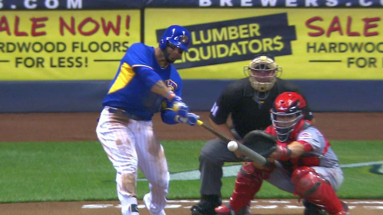 Villar gets 3rd hit of night