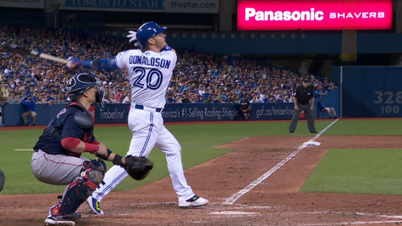 Donaldson bateó dos jonrones en victoria de Azulejos