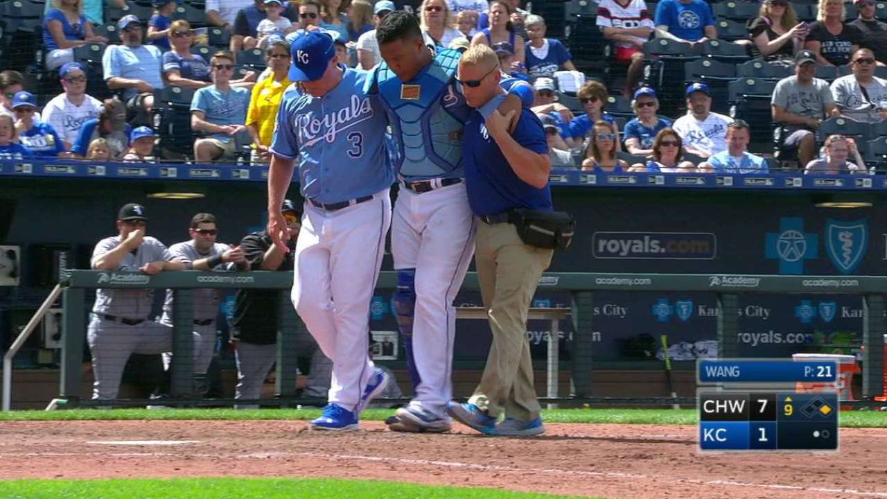 No ligament damage and no DL for Salvy