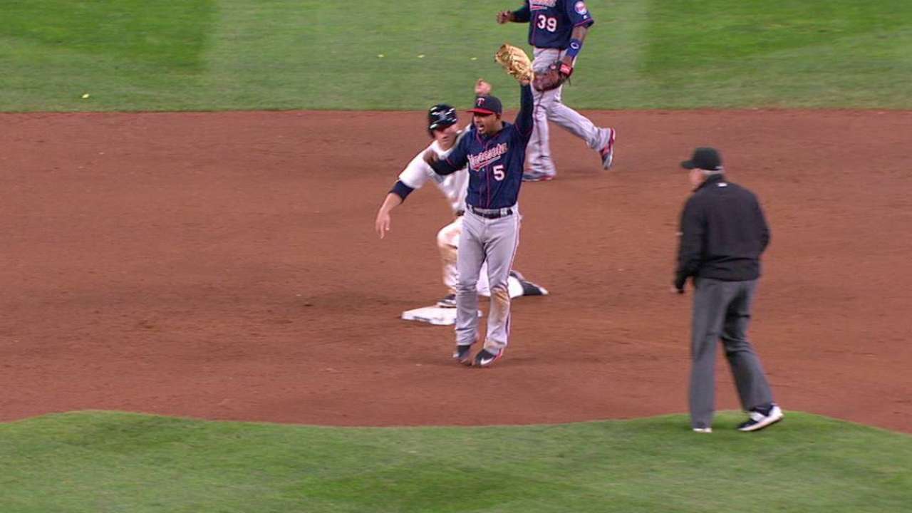 Twins make Safeco Field look small