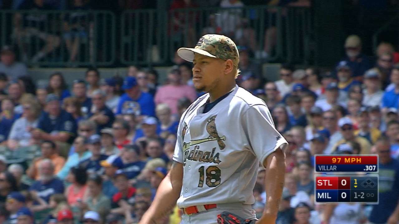 Brilló Martínez en la victoria de San Luis sobre Milwaukee