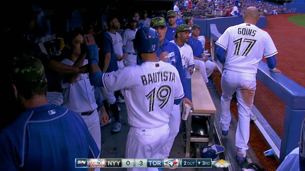 Saunders drives in Bautista