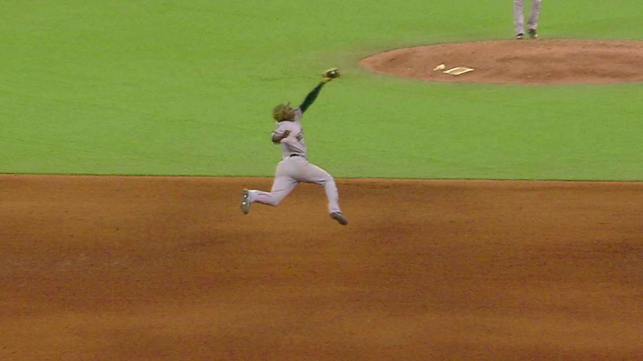 Gregorius' athletic grab