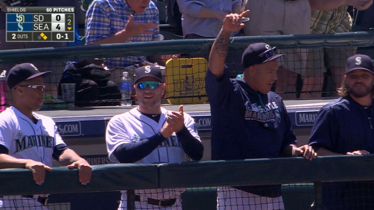 Mariners' six-run 2nd inning