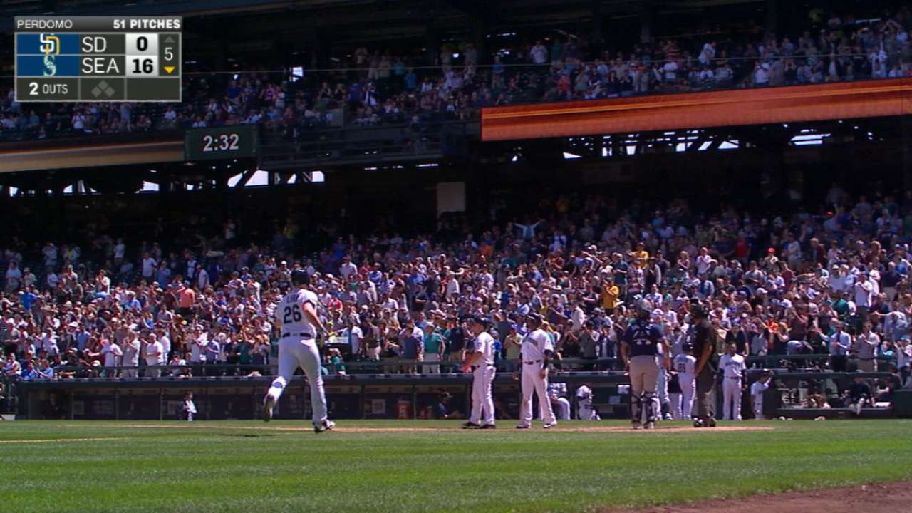 Mariners' 16 runs at Safeco ties club record