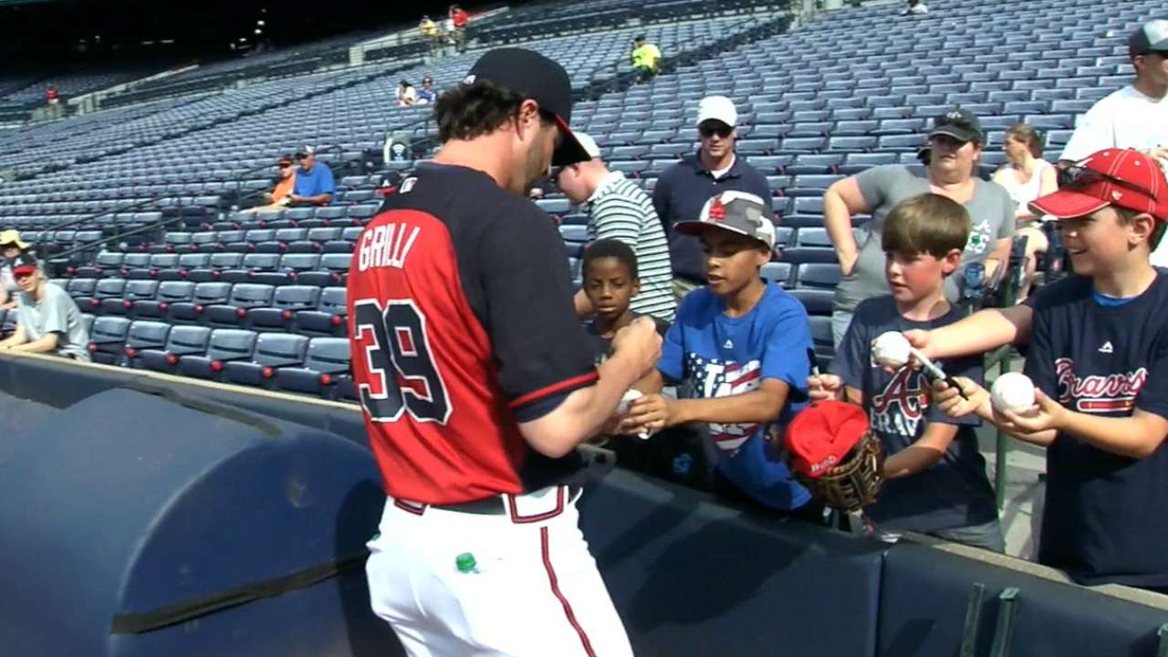 Braves trade Grilli to Blue Jays for Minor Leaguer