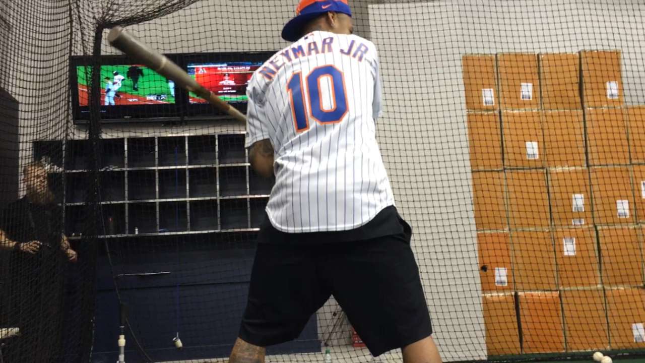 El futbolista Neymar dijo presente en el Citi Field