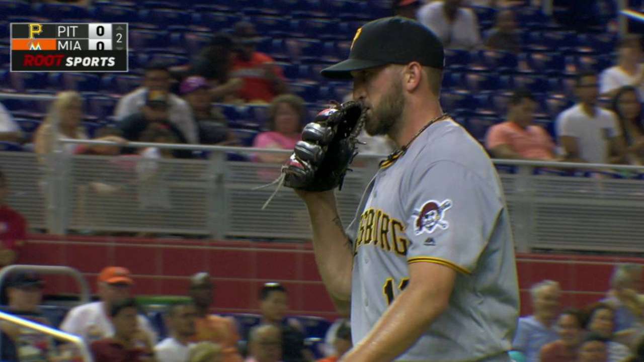 Niese escapes jam in the second