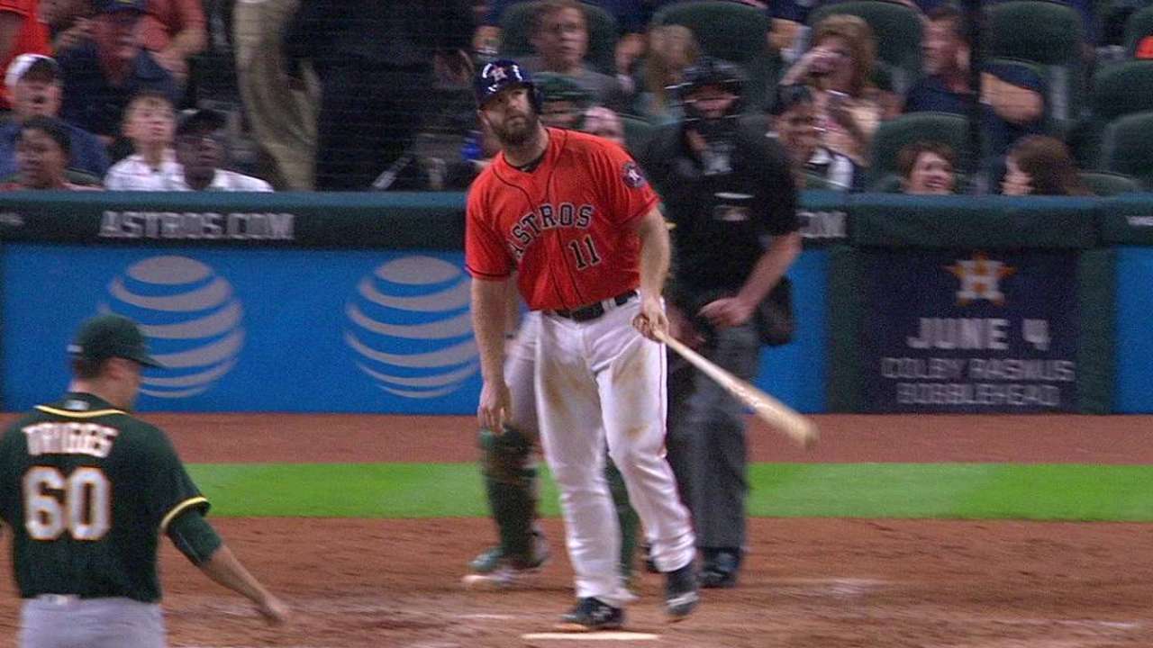 Gattis remolca 4 en paliza de Astros vs. Oakland