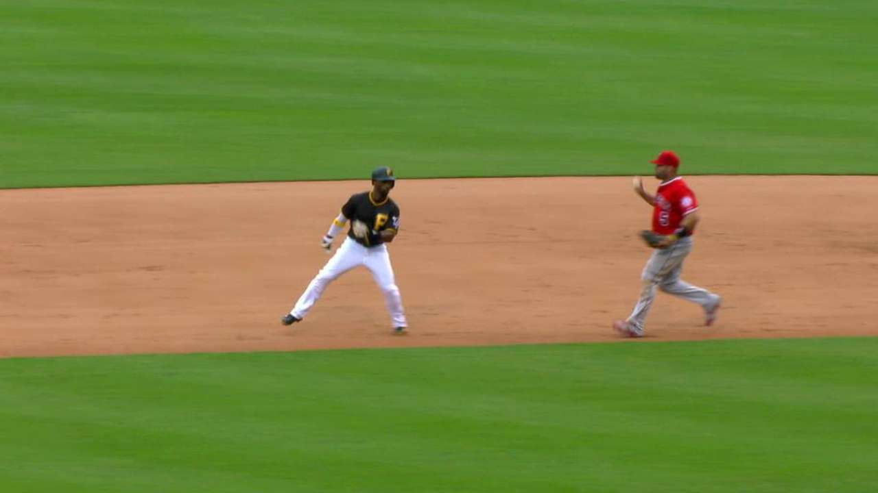 Smith picks off McCutchen