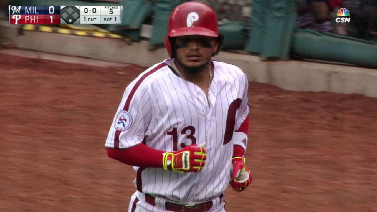 Galvis drives in Herrera
