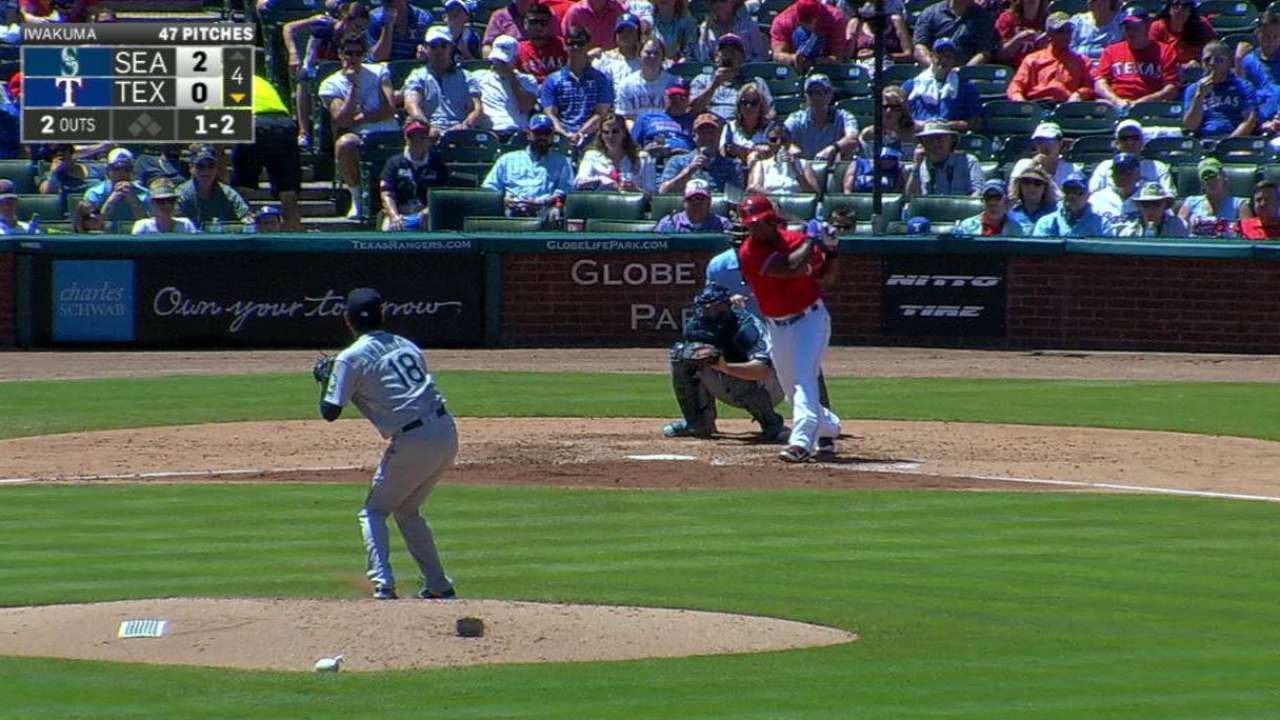 Mariners shift rotation to separate lefties