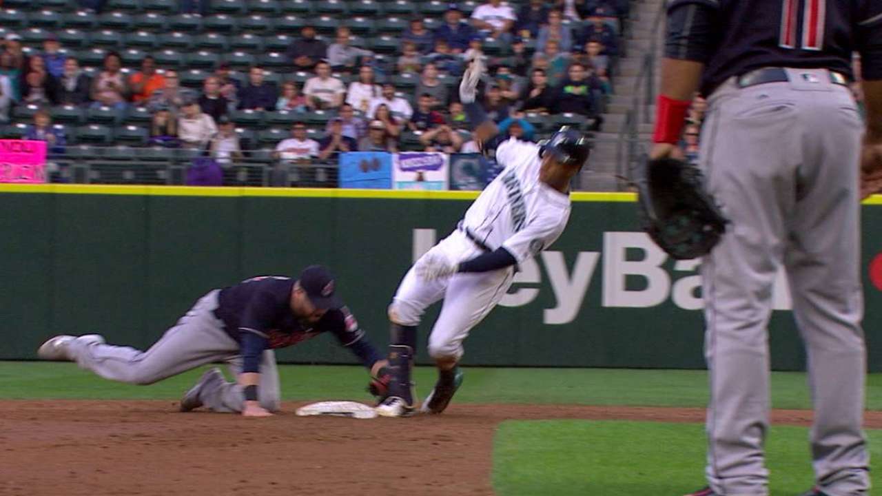 Davis nabs Marte after challenge