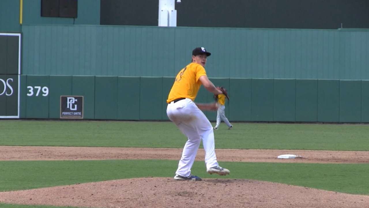 Braves add 'big Texan' Muller to pitching haul