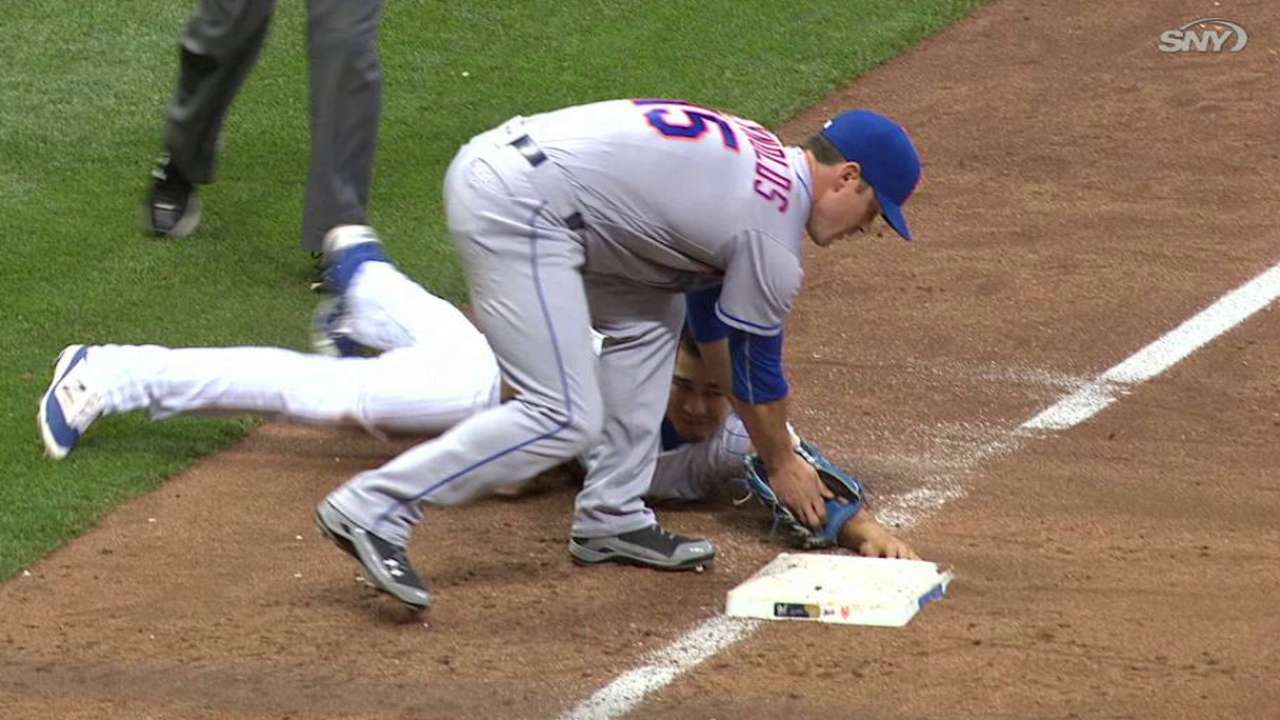 Plawecki throws out Flores