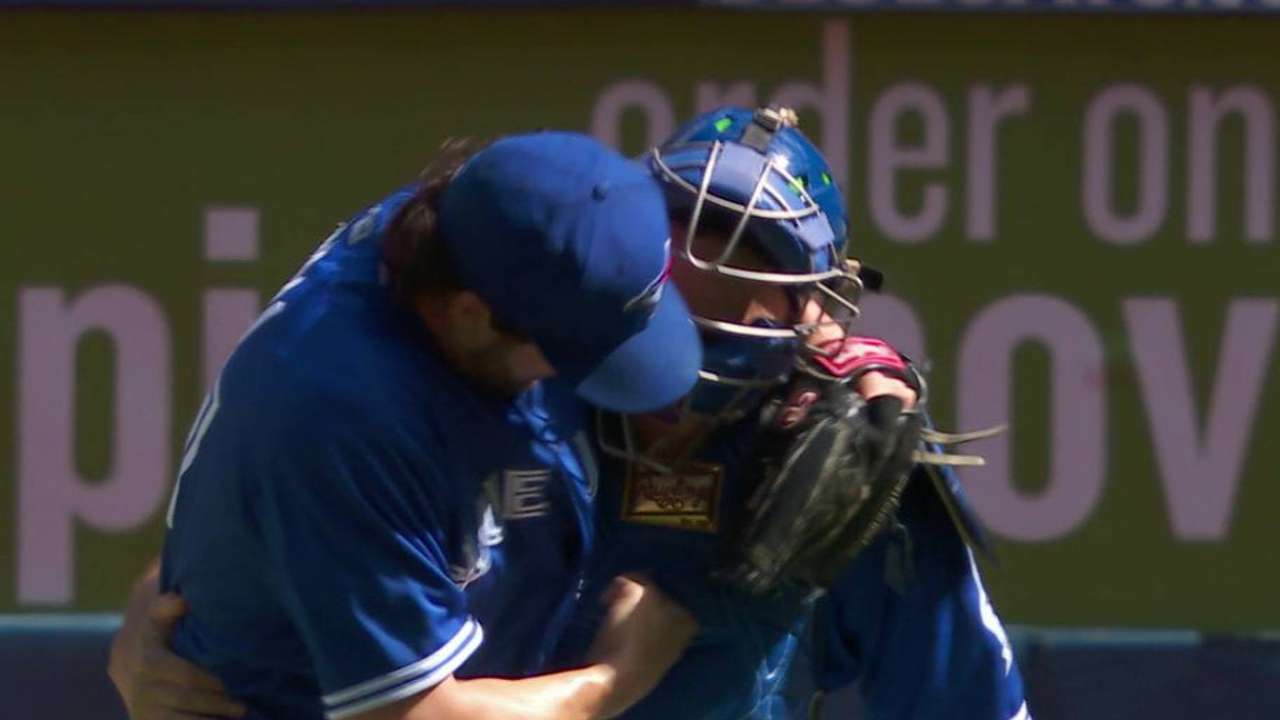 Grilli seals his third save