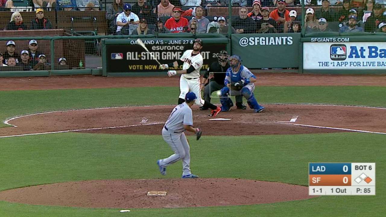 Peavy le gana duelo a Urías y Gigantes doblegan a Dodgers