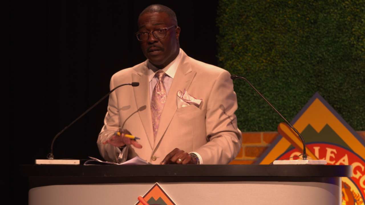 Negro Leagues Baseball Museum honors Hall of Game inductees
