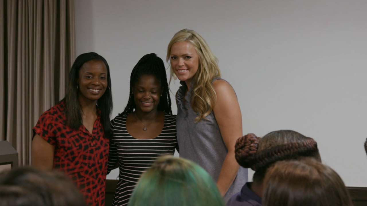 Astros host softball showcase for girls