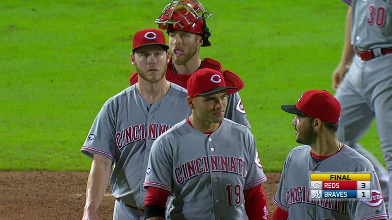 Wood notches the save
