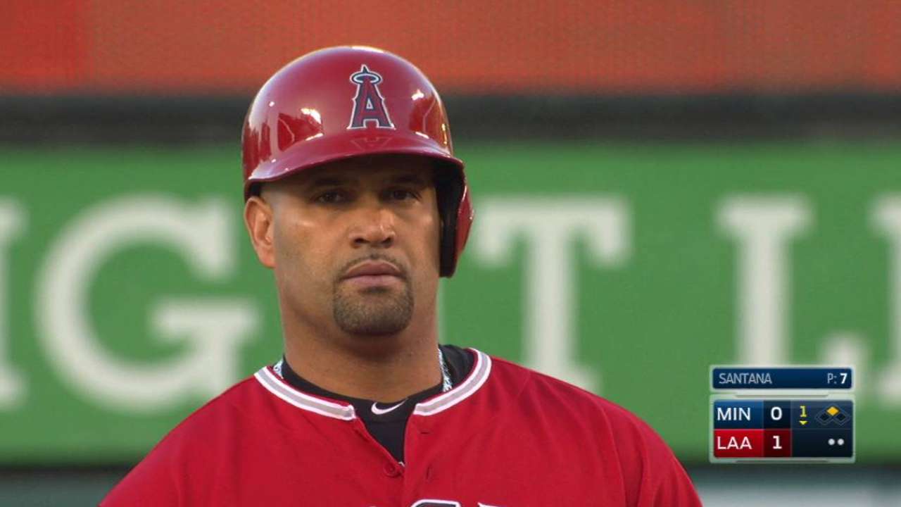 Pujols' RBI single up the middle
