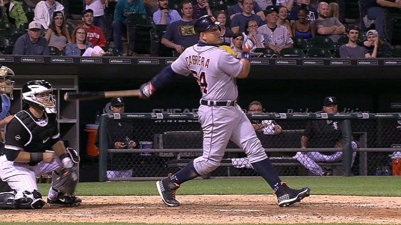 Tigers rake, withstand White Sox rally