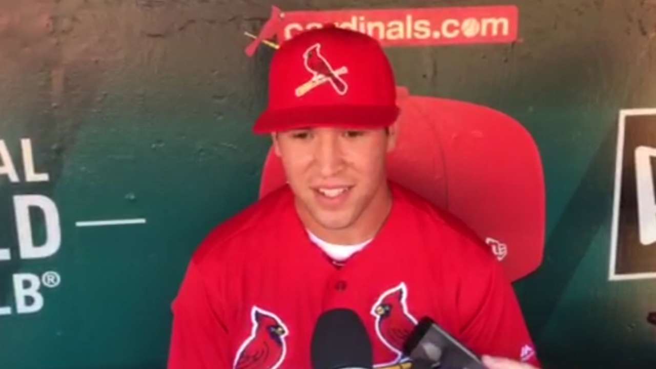 Carlson signs with Cardinals
