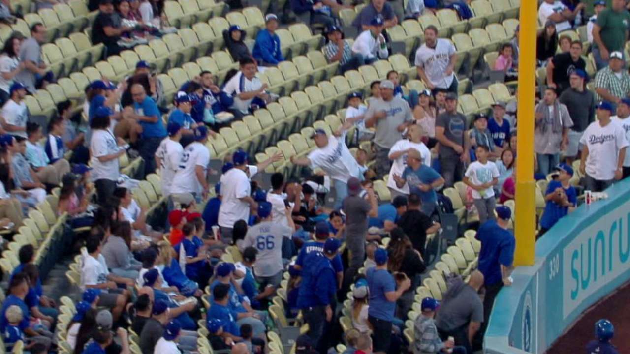 Dodgers put dugout fracas behind them