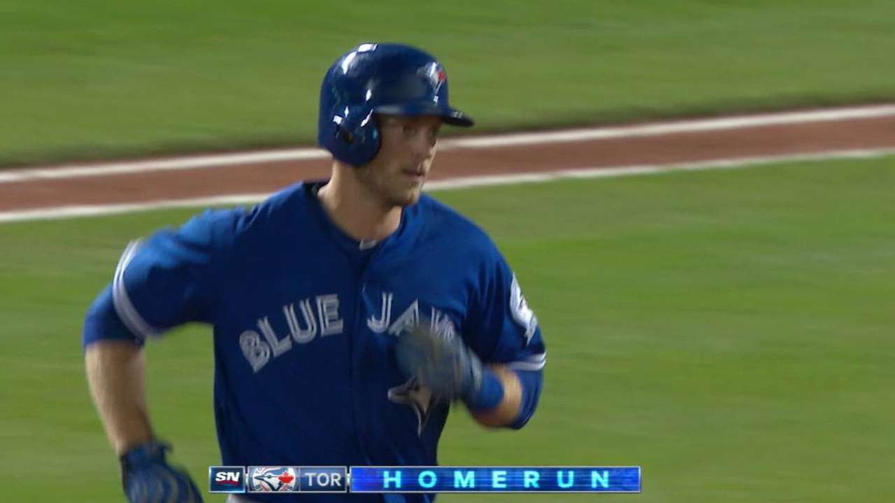 Saunders' third homer of the day