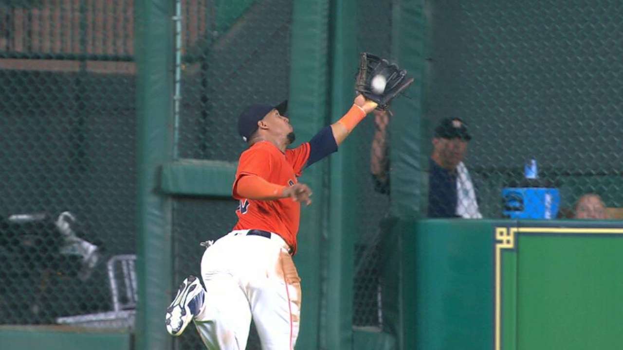 Gomez's running catch