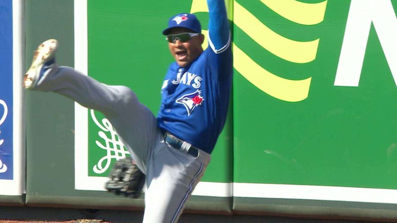 Carrera's grab in right field