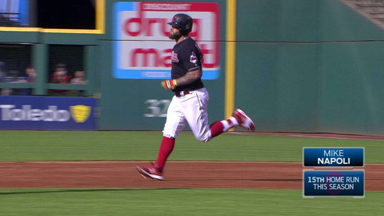 Napoli, Indios estallan y amarran serie contra Medias Blancas