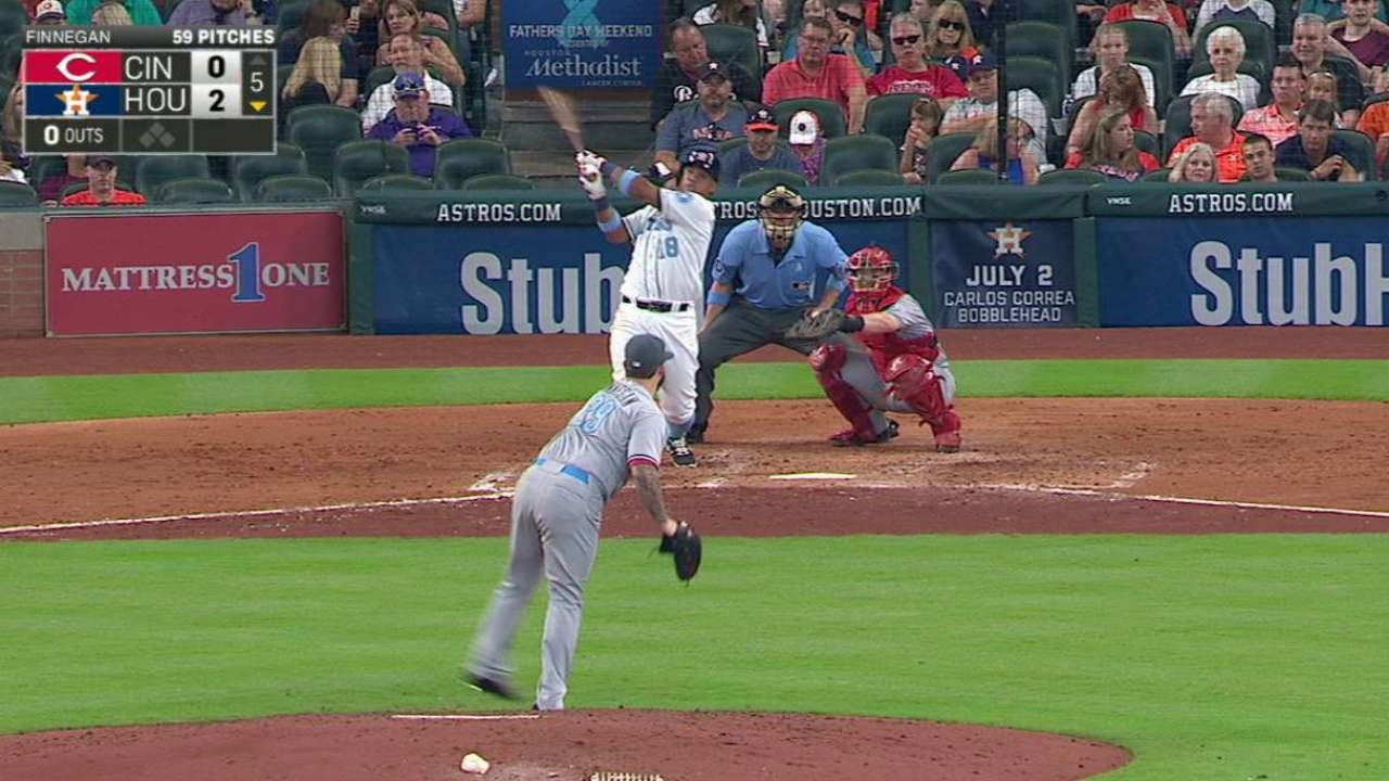 Poder de Valbuena, Gattis impulsan a Astros sobre Rojos