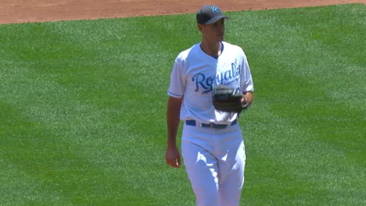With father in mind, Young shines vs. Tigers