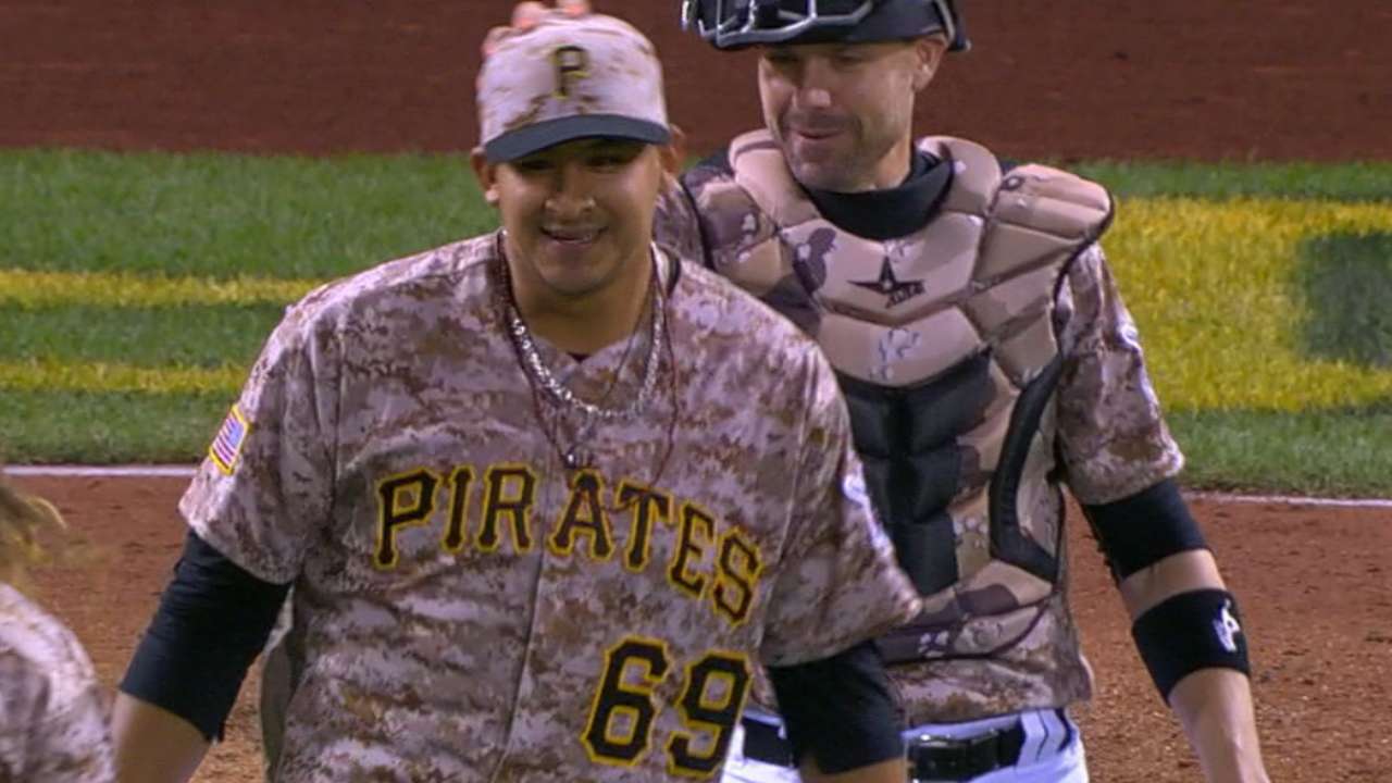 Boscan makes debut in fourth stint with Pirates